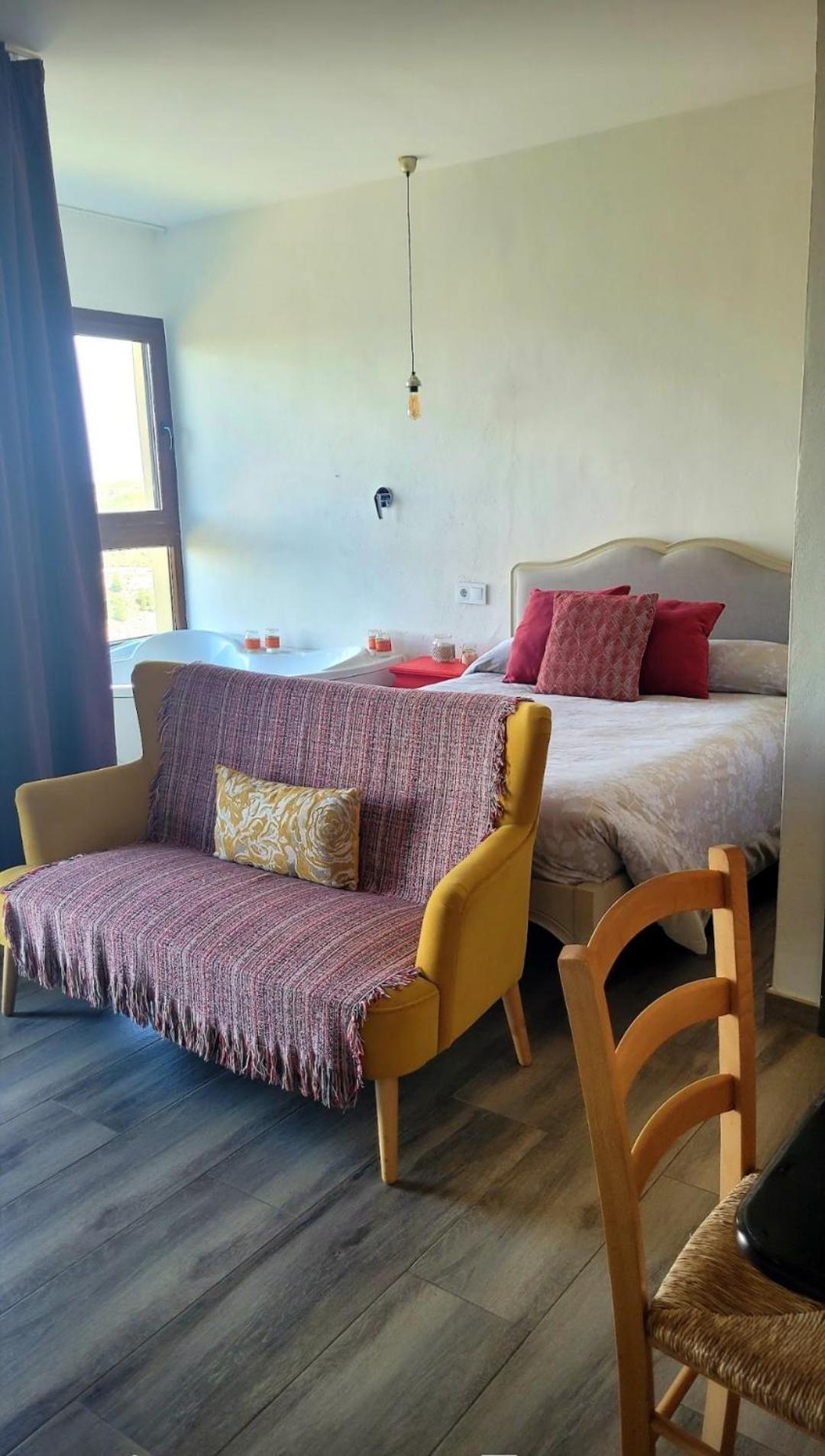 Casas Rurales Maribel - Complejo Moradas Del Cerro 2 - Suites Con Jacuzzi En Alcala Del Jucar Casas del Cerro Szoba fotó