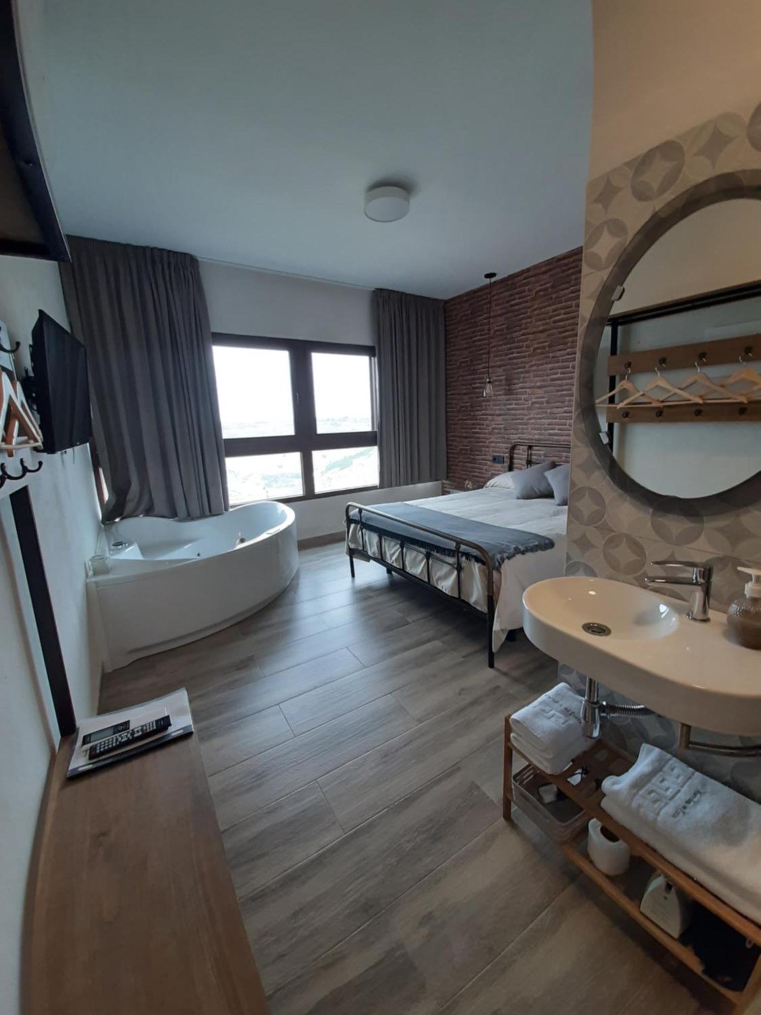 Casas Rurales Maribel - Complejo Moradas Del Cerro 2 - Suites Con Jacuzzi En Alcala Del Jucar Casas del Cerro Szoba fotó